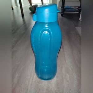 Tupperware Flip Top Water Bottle Teal BPA-Free Reusable Like New